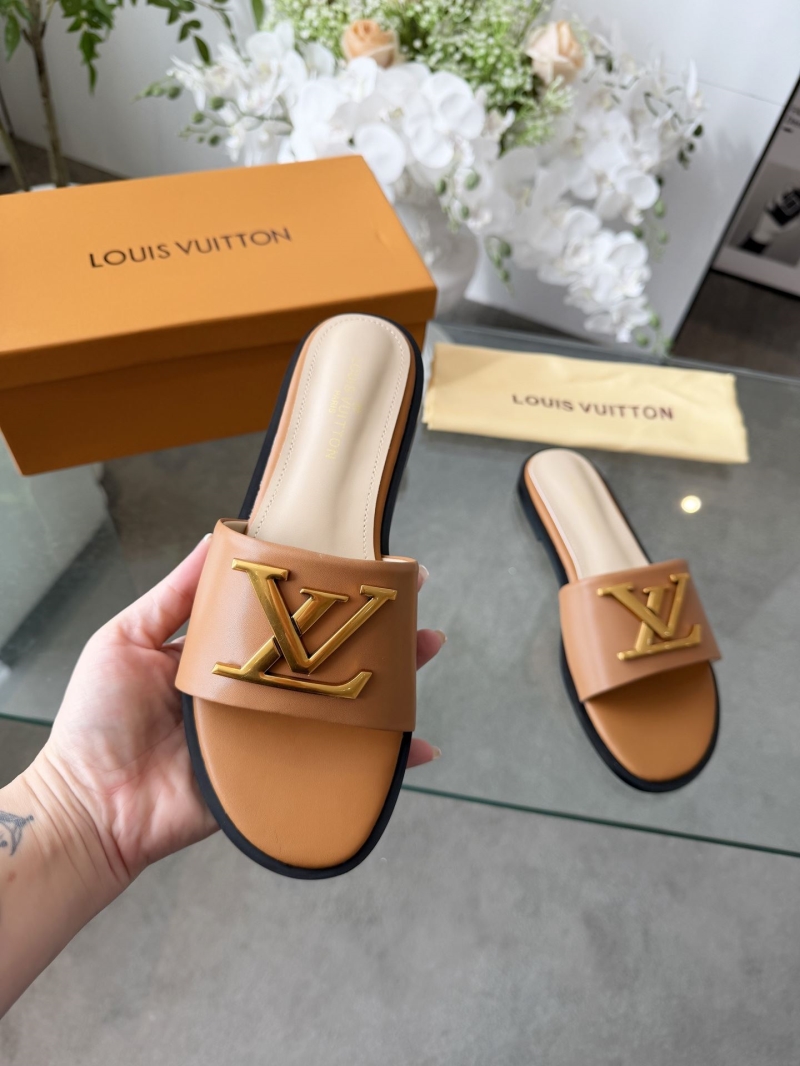 l0vis Vvtt0n slippers